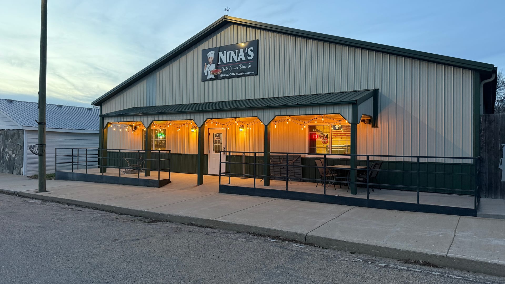 Nina's Pizza Shop storefront in Bruce, SD